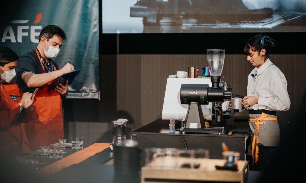 Barista en rutina de competición