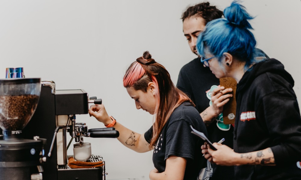 Barista preparando espresso