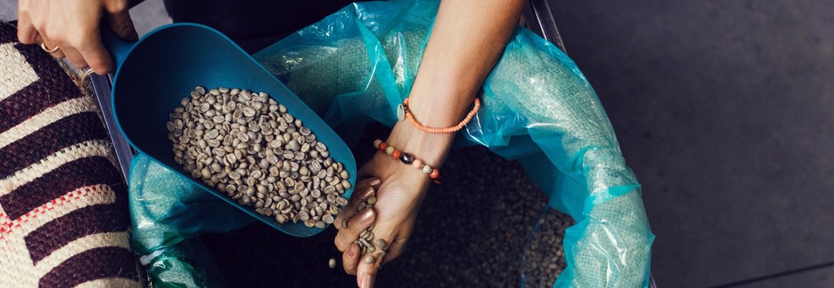 Los comerciantes de café podrían trasladarse al origen, aunque eso no soluciona todos sus problemas