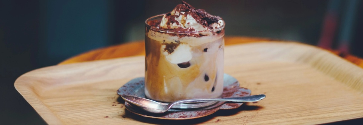 Las cafeterías deben destacar con bebidas personalizadas y las marcas de Asia Oriental lideran la tendencia