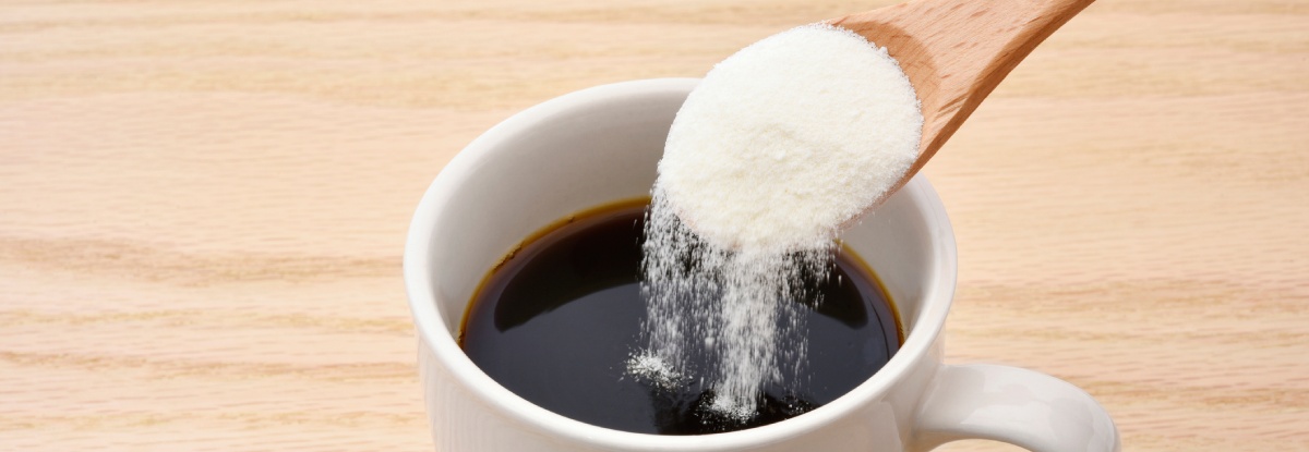 ¿Por qué seguimos añadiendo cosas al café?