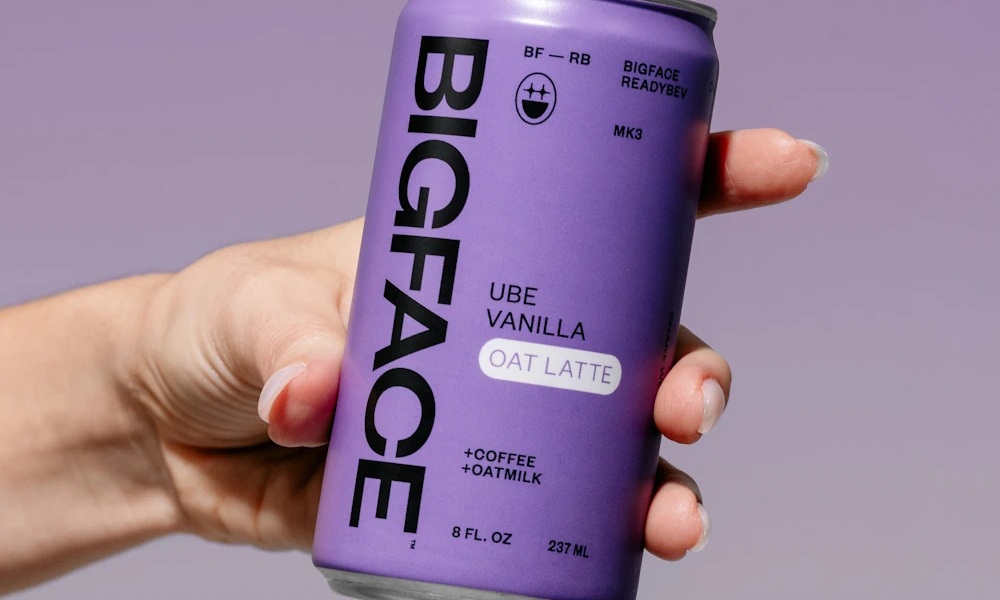 Bebida enlatada de ube y vainilla
