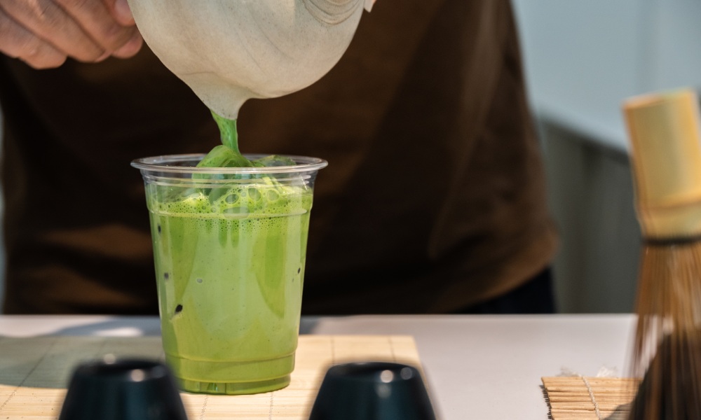 Bebida fría de matcha